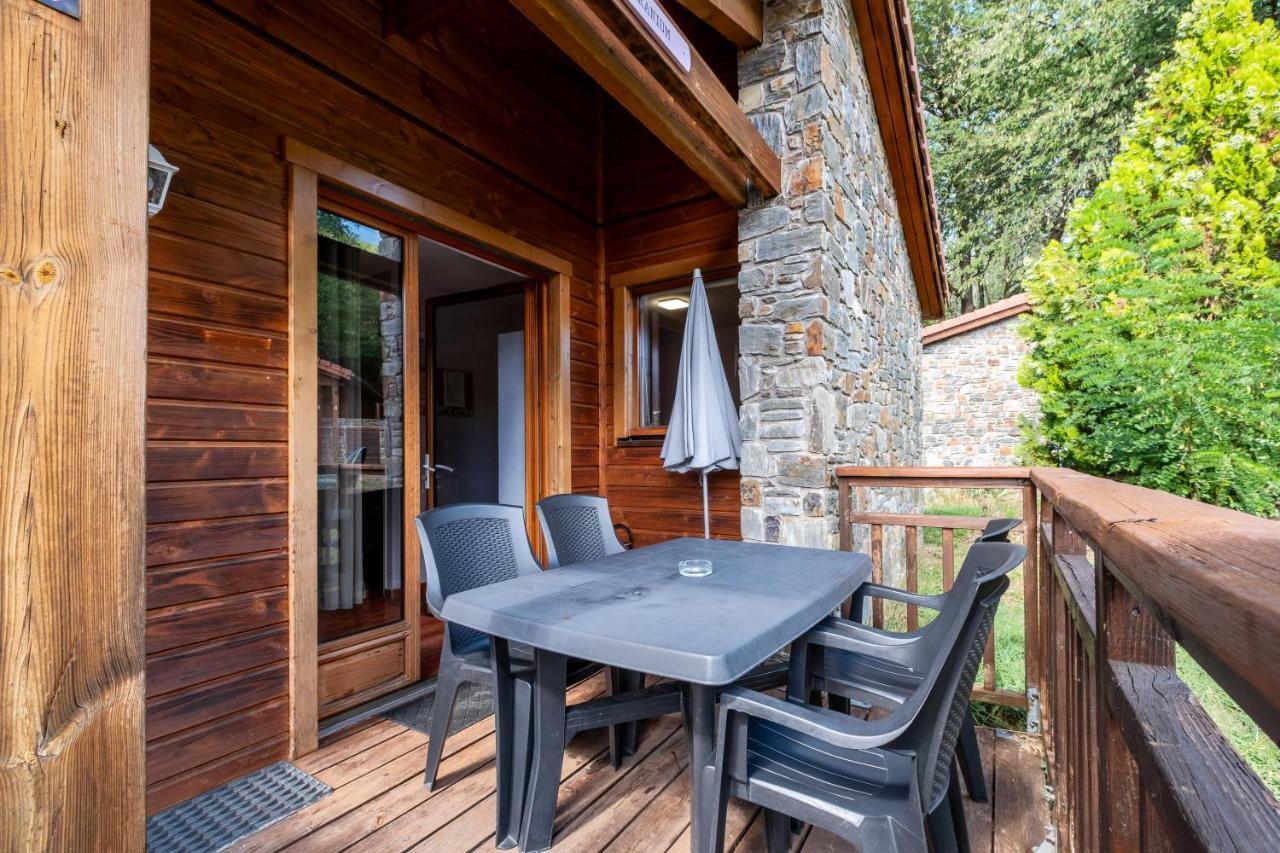 Le Hameau Du Comte De Foix - 11 Chalets En Ariege Mercus-Garrabet Bagian luar foto